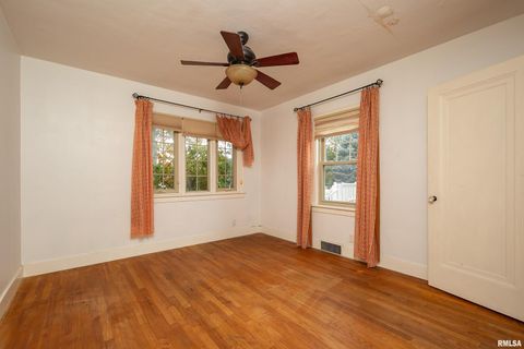 Tiny photo for 2911 25TH Avenue, Moline, IL 61265 (MLS # QC4269591)