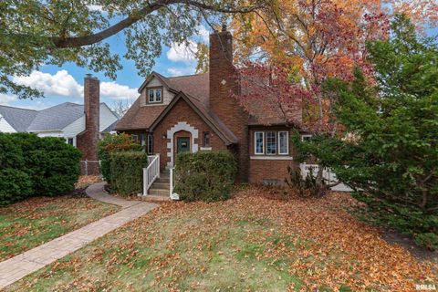 Tiny photo for 2911 25TH Avenue, Moline, IL 61265 (MLS # QC4269591)