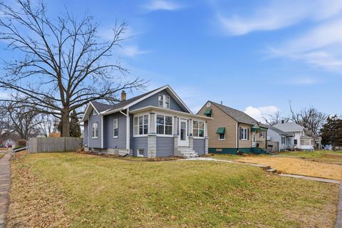 Tiny photo for 1901 W 16th Street, Davenport, IA 52804 (MLS # 100000094)