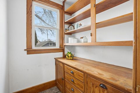 Tiny photo for 1901 W 16th Street, Davenport, IA 52804 (MLS # 100000094)