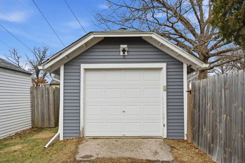 Tiny photo for 1901 W 16th Street, Davenport, IA 52804 (MLS # 100000094)
