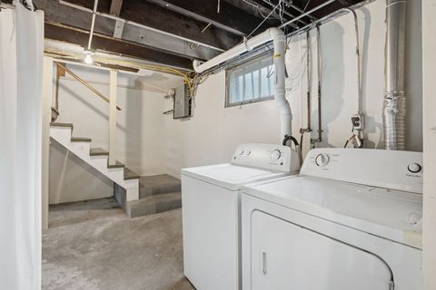 Tiny photo for 1901 W 16th Street, Davenport, IA 52804 (MLS # 100000094)