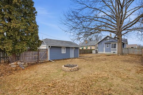 Tiny photo for 1901 W 16th Street, Davenport, IA 52804 (MLS # 100000094)