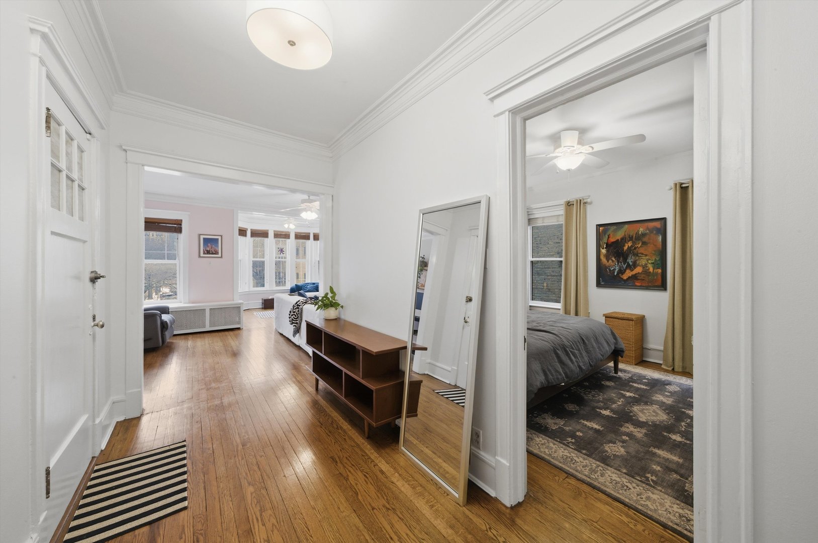 939 W Ainslie Street 2E