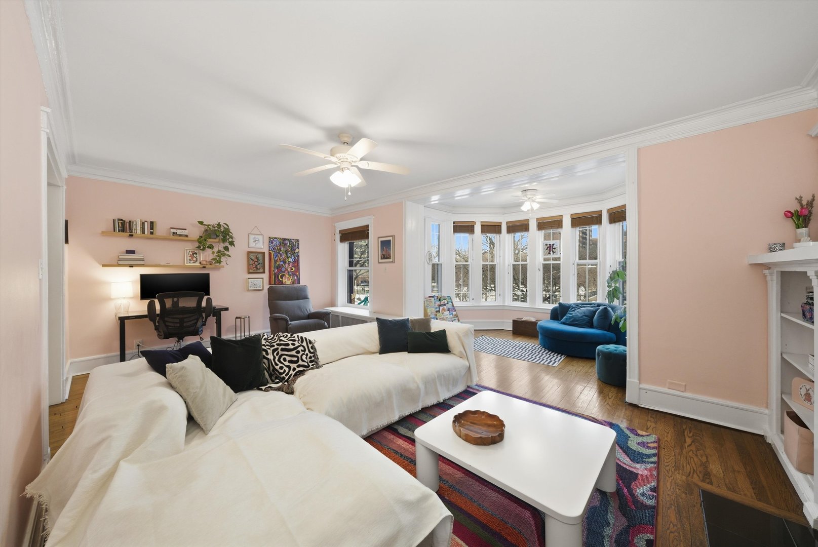 939 W Ainslie Street 2E