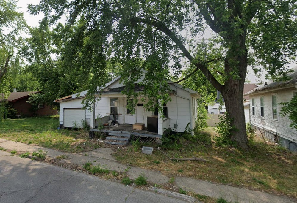 654 N Avenue B