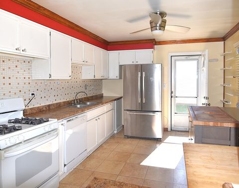 Tiny photo for 131 N Chase Avenue, Lombard, IL 60148 (MLS # 12491187)