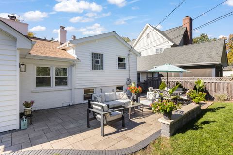 Tiny photo for 211 Crest Road, Glen Ellyn, IL 60137 (MLS # 12506265)