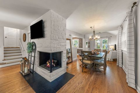 Tiny photo for 211 Crest Road, Glen Ellyn, IL 60137 (MLS # 12506265)