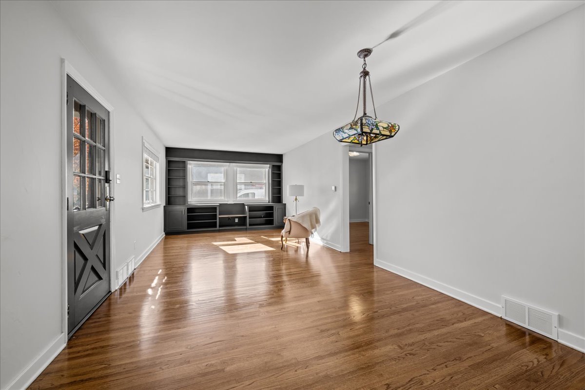 425 Ingleside Avenue