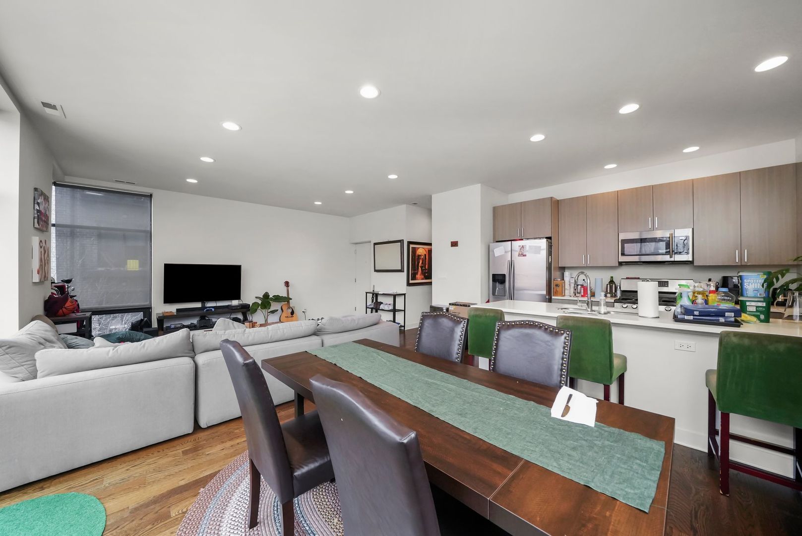 832 W Erie Street 2W