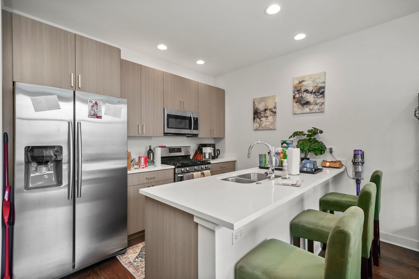 832 W Erie Street 2W