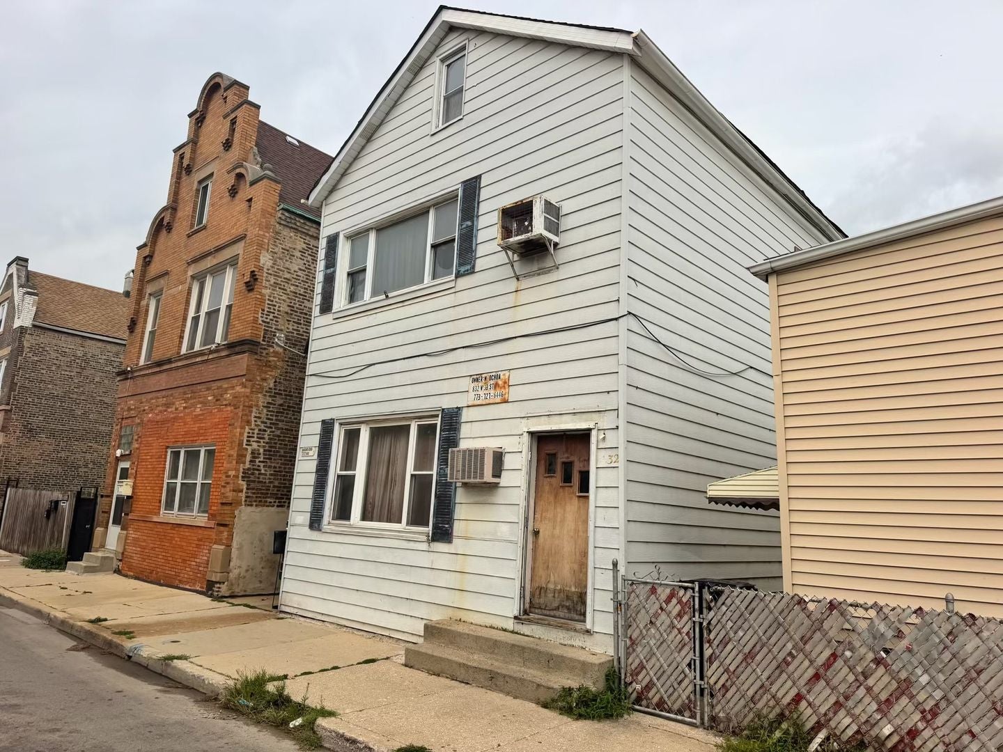 832 W 33rd Street