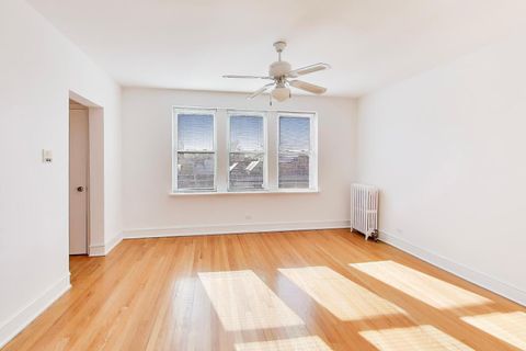 Tiny photo for 5060 N Claremont Avenue #3W, Chicago, IL 60625 (MLS # 12555708)