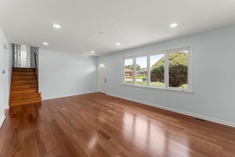 Tiny photo for 7907 W 74th Street, Bridgeview, IL 60455 (MLS # 12646599)
