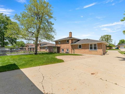 Tiny photo for 7907 W 74th Street, Bridgeview, IL 60455 (MLS # 12646599)