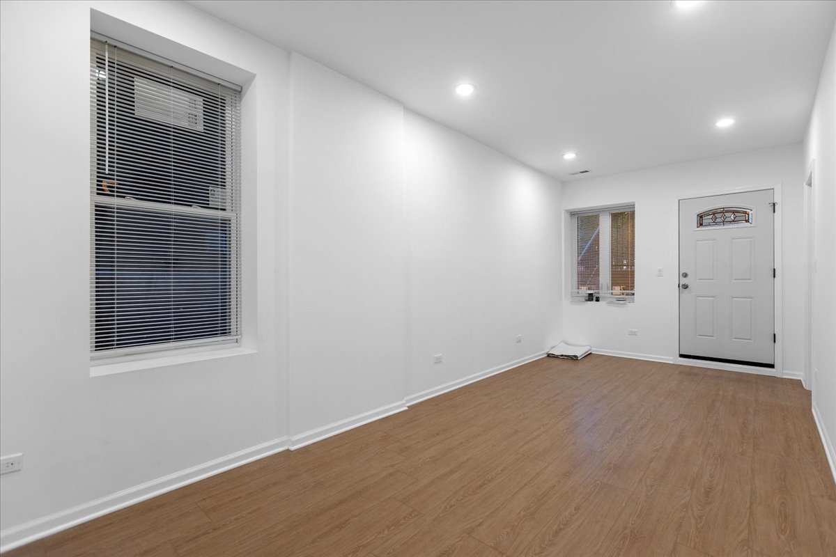 1313 W Chicago Avenue 1F