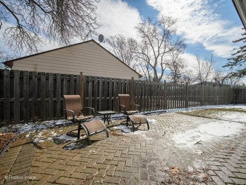 Tiny photo for 3409 Fairlawn Drive, Glenview, IL 60025 (MLS # 12588940)