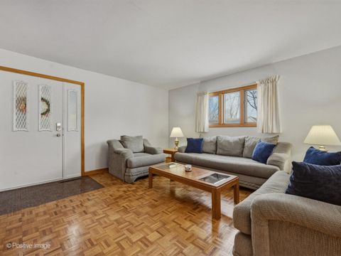 Tiny photo for 3409 Fairlawn Drive, Glenview, IL 60025 (MLS # 12588940)