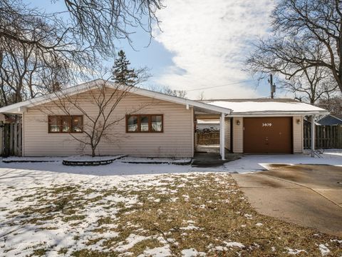 Tiny photo for 3409 Fairlawn Drive, Glenview, IL 60025 (MLS # 12588940)