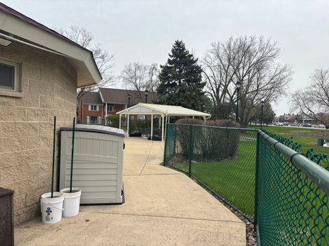 Tiny photo for 40 N Tower Road #10, Oak Brook, IL 60523 (MLS # 12615956)