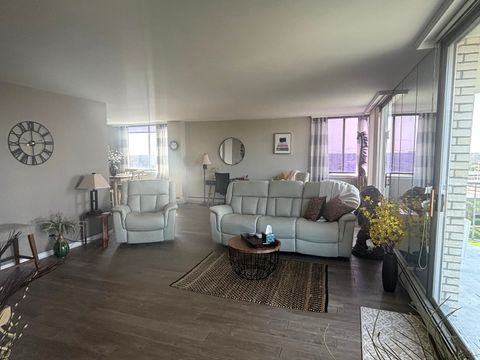 Tiny photo for 40 N Tower Road #10, Oak Brook, IL 60523 (MLS # 12615956)