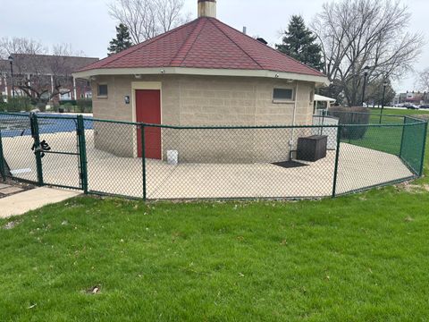 Tiny photo for 40 N Tower Road #10, Oak Brook, IL 60523 (MLS # 12615956)