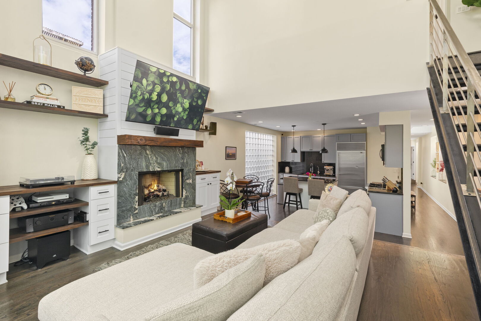 1015 N Hermitage Avenue C