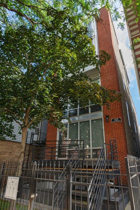 1015 N Hermitage Avenue C Chicago IL 60622