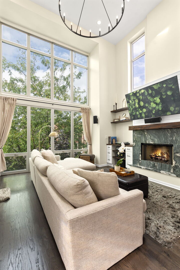 1015 N Hermitage Avenue C