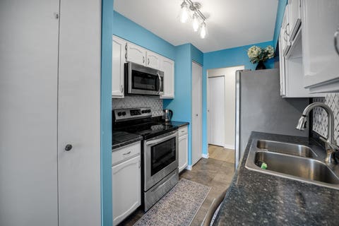 Tiny photo for 600 Naples Court #106, Glenview, IL 60025 (MLS # 12684781)