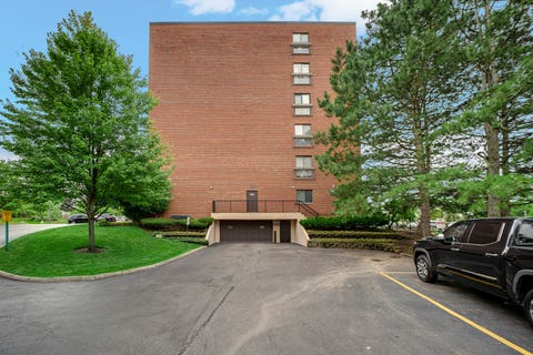Tiny photo for 600 Naples Court #106, Glenview, IL 60025 (MLS # 12684781)