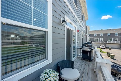 Tiny photo for 2041 Sequoia Avenue, Mundelein, IL 60060 (MLS # 12671622)