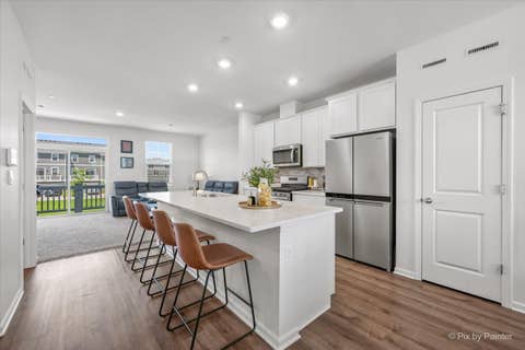 Tiny photo for 2041 Sequoia Avenue, Mundelein, IL 60060 (MLS # 12671622)