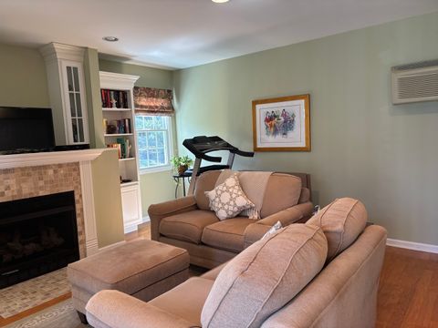 Tiny photo for 1621 Portsmouth Lane, Schaumburg, IL 60194 (MLS # 12613669)