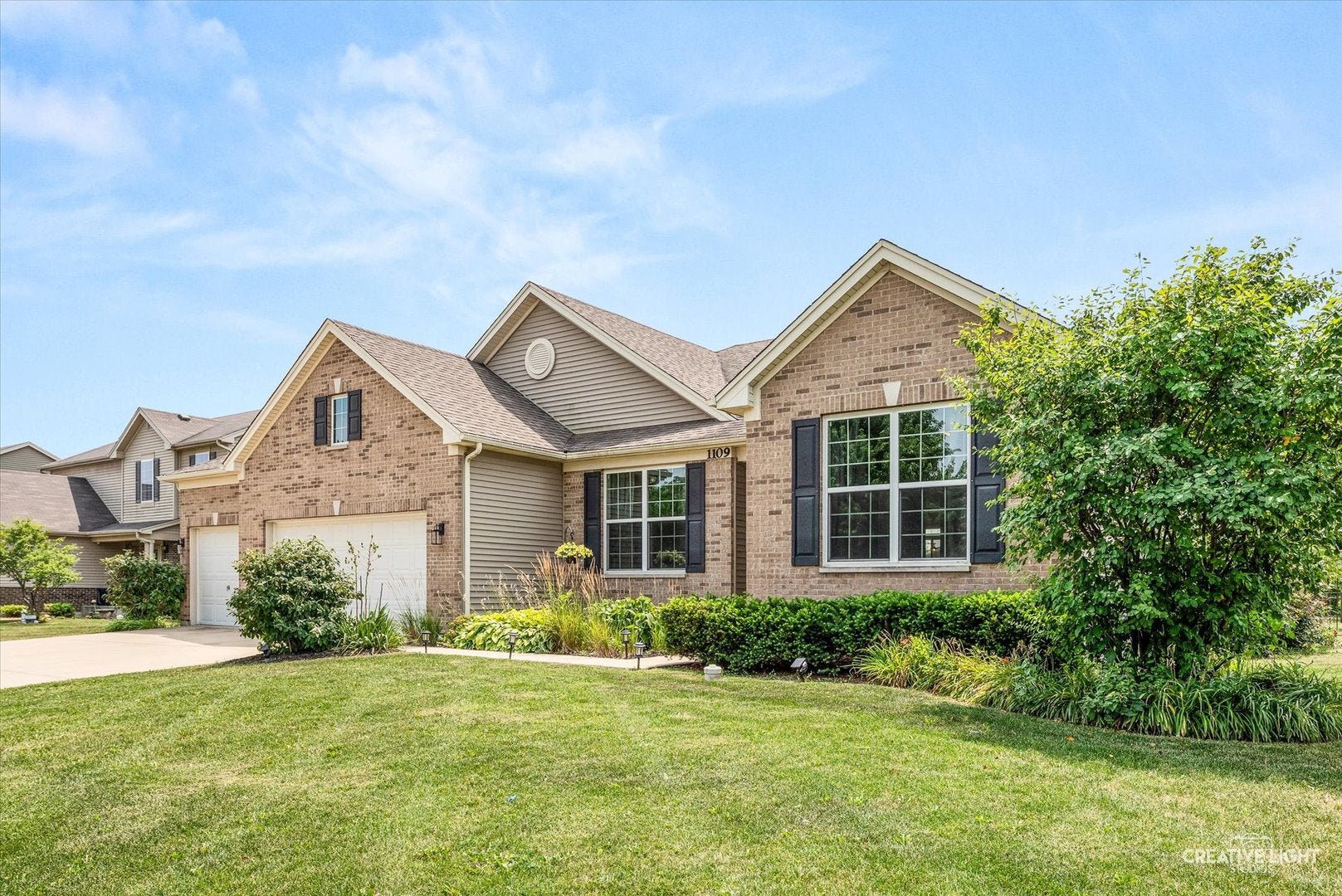 1109 Highland Drive - Photo 2