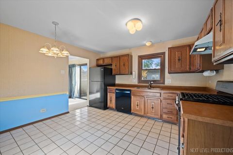 Tiny photo for 1580 Sycamore Lane, Aurora, IL 60504 (MLS # 12474668)