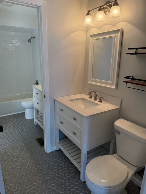 Tiny photo for 5513 Barclay Court, Clarendon Hills, IL 60514 (MLS # 12527893)