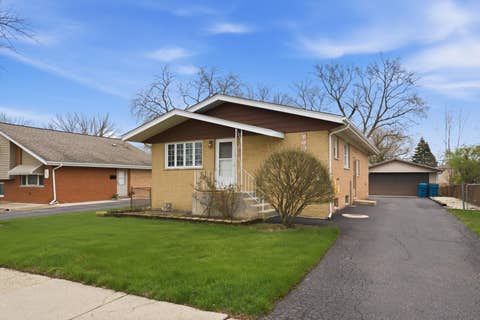 Tiny photo for 14325 Tripp Avenue, Midlothian, IL 60445 (MLS # 12664495)