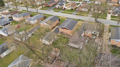 Tiny photo for 14325 Tripp Avenue, Midlothian, IL 60445 (MLS # 12664495)