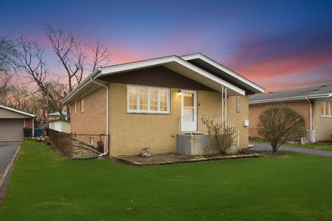 Tiny photo for 14325 Tripp Avenue, Midlothian, IL 60445 (MLS # 12664495)