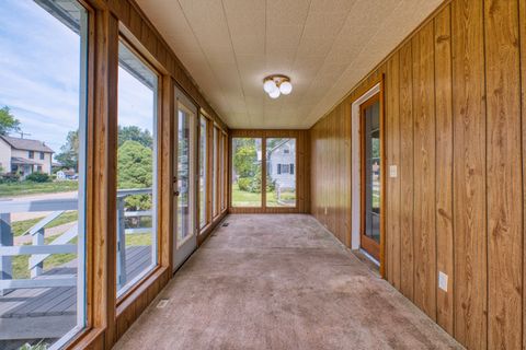 Tiny photo for 922 9th Avenue, Fulton, IL 61252 (MLS # 12662064)
