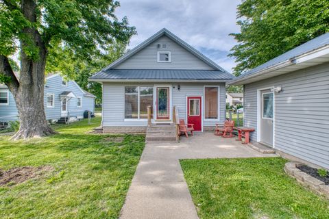 Tiny photo for 922 9th Avenue, Fulton, IL 61252 (MLS # 12662064)