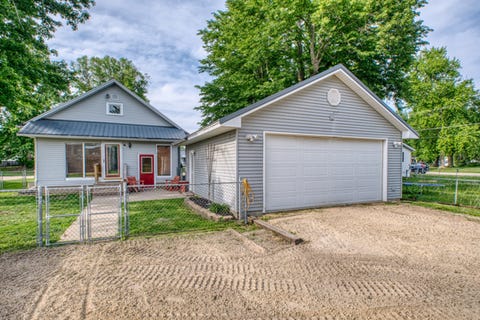 Tiny photo for 922 9th Avenue, Fulton, IL 61252 (MLS # 12662064)