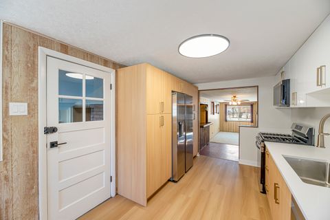 Tiny photo for 20836 N Catalpa Street, Deerfield, IL 60015 (MLS # 12577031)