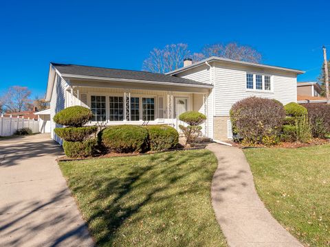 Photo of 202 Country Club Drive, Addison, IL 60101 (MLS # 12516039)