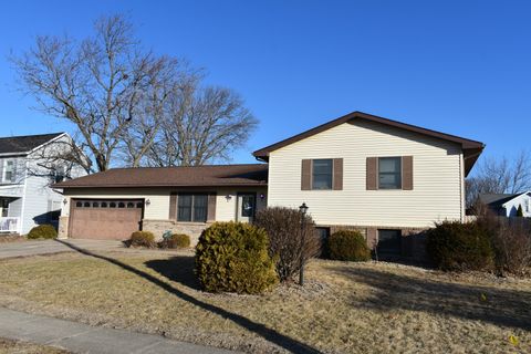Photo of 35 W 5th Street, El Paso, IL 61738 (MLS # 12568518)