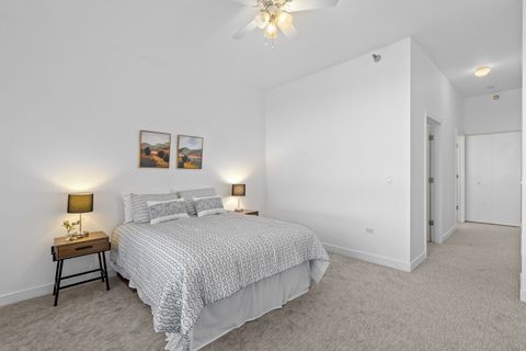 Tiny photo for 6000 N Cicero Avenue #404, Chicago, IL 60646 (MLS # 12481613)