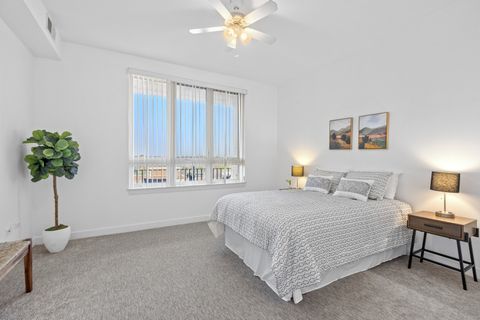 Tiny photo for 6000 N Cicero Avenue #404, Chicago, IL 60646 (MLS # 12481613)