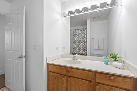 Tiny photo for 6000 N Cicero Avenue #404, Chicago, IL 60646 (MLS # 12481613)